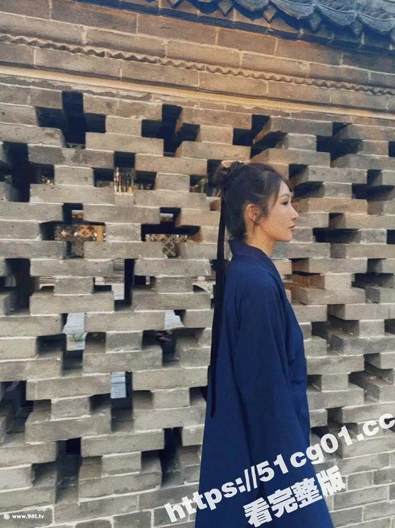 新流量密码!佛媛之后 道士下山 现在的女道士都这么漂亮吗? 山上vs山下 反差感这不就来了吗? 图6