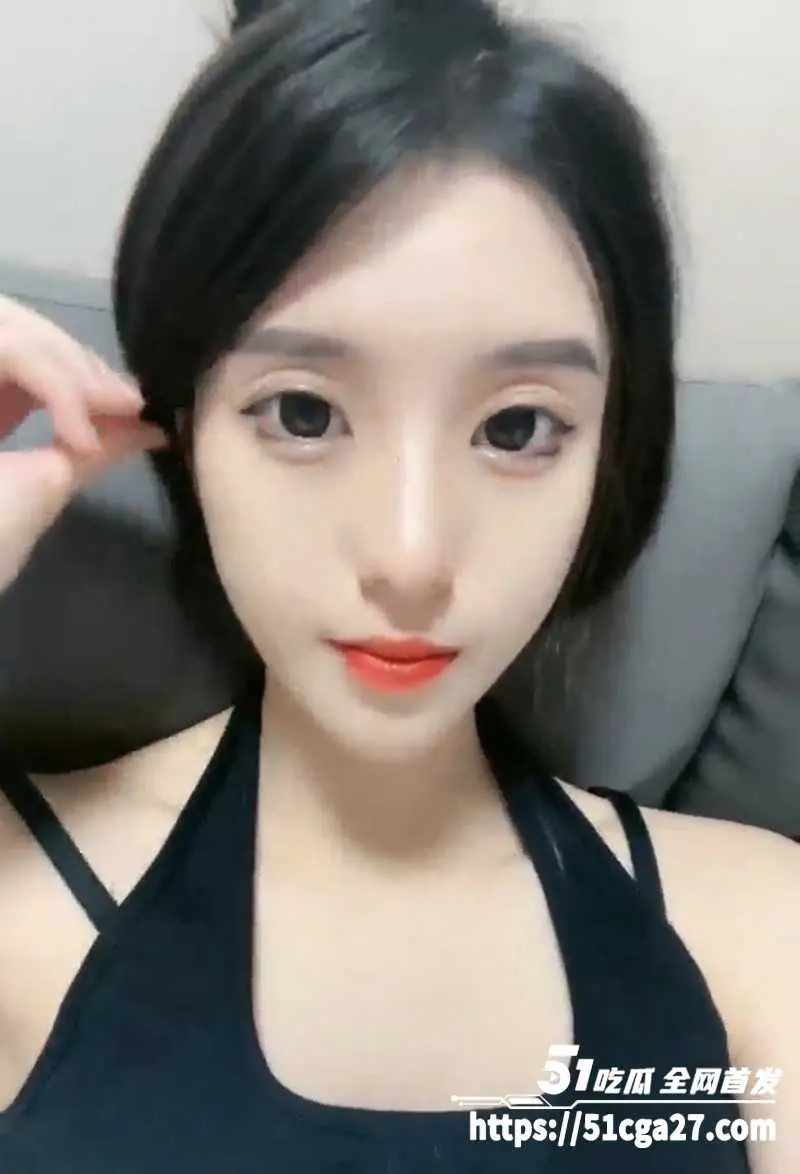 网黄主播 优甜大大 丝足专场直播视频流出!白丝美足遭男奴狂舔 女王享受撩粉两不误 吸吮声响刺激爆棚! 图2