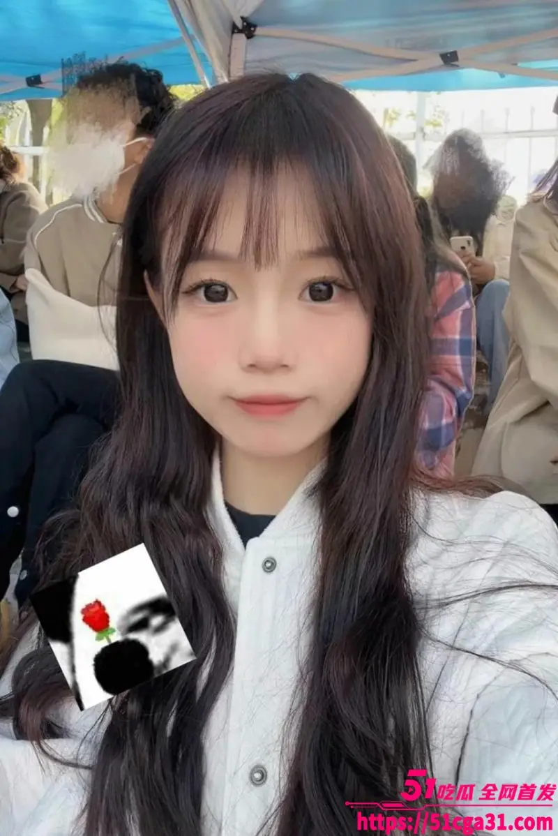 新疆乖巧可爱学生妹 与精神小伙无套性爱 骚逼又紧水又多 口活更是一绝！ 图1