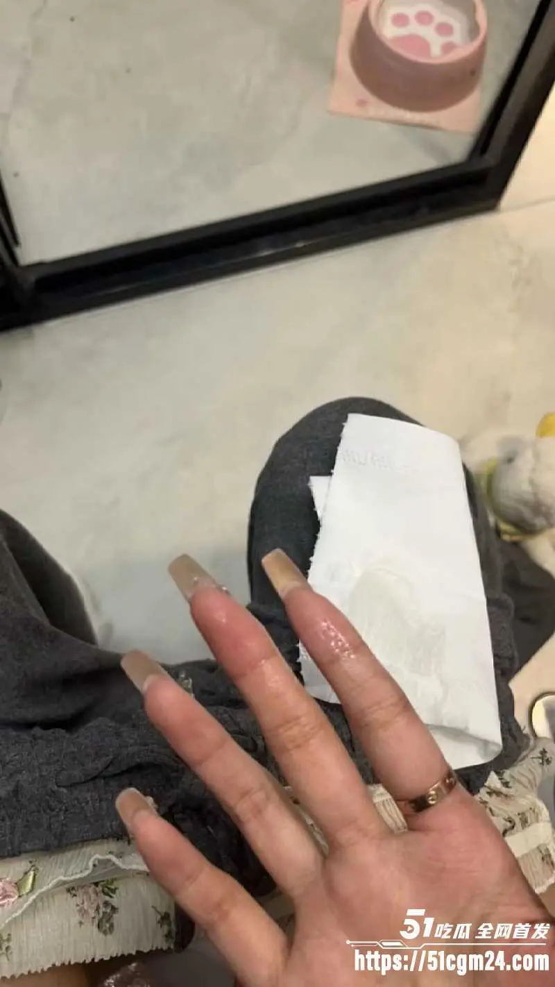 抖音妖艳御姐 露脸性爱自拍 蜂腰翘臀大屌调教 狂野打桩美乳晃到眼花 图7