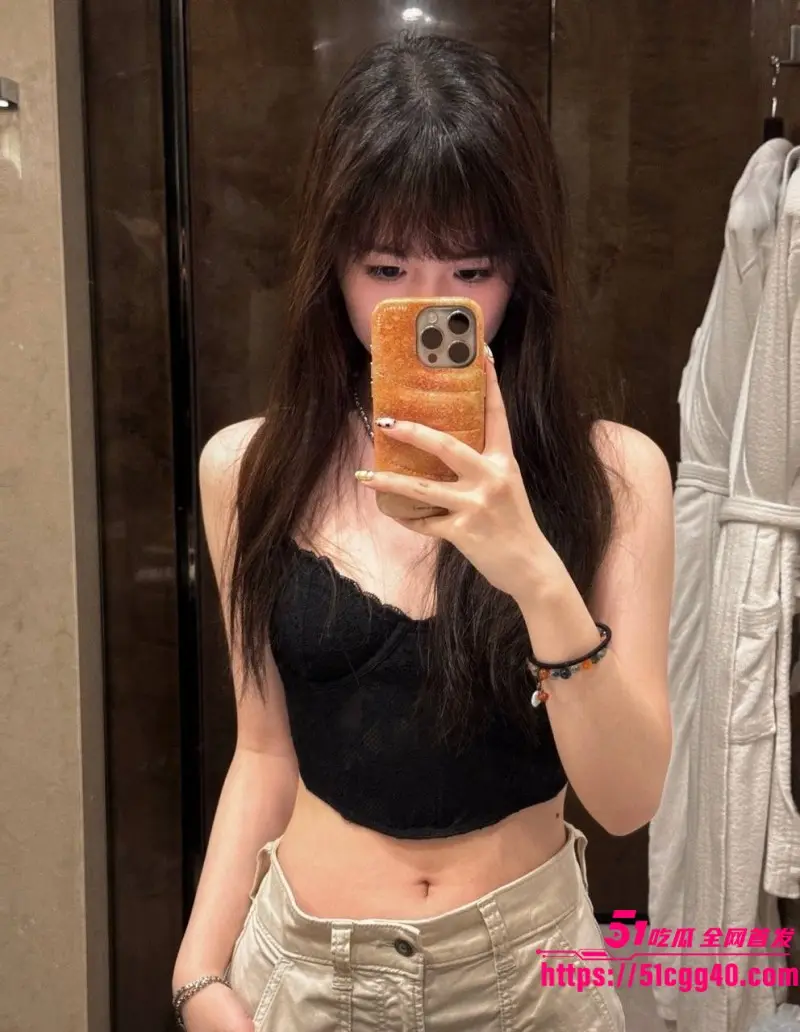 湖南学生妹 刘敏华 校园女神夜晚化身泄欲神器 任由金主玩弄 美乳粉穴皆为喷精助力器! 图1