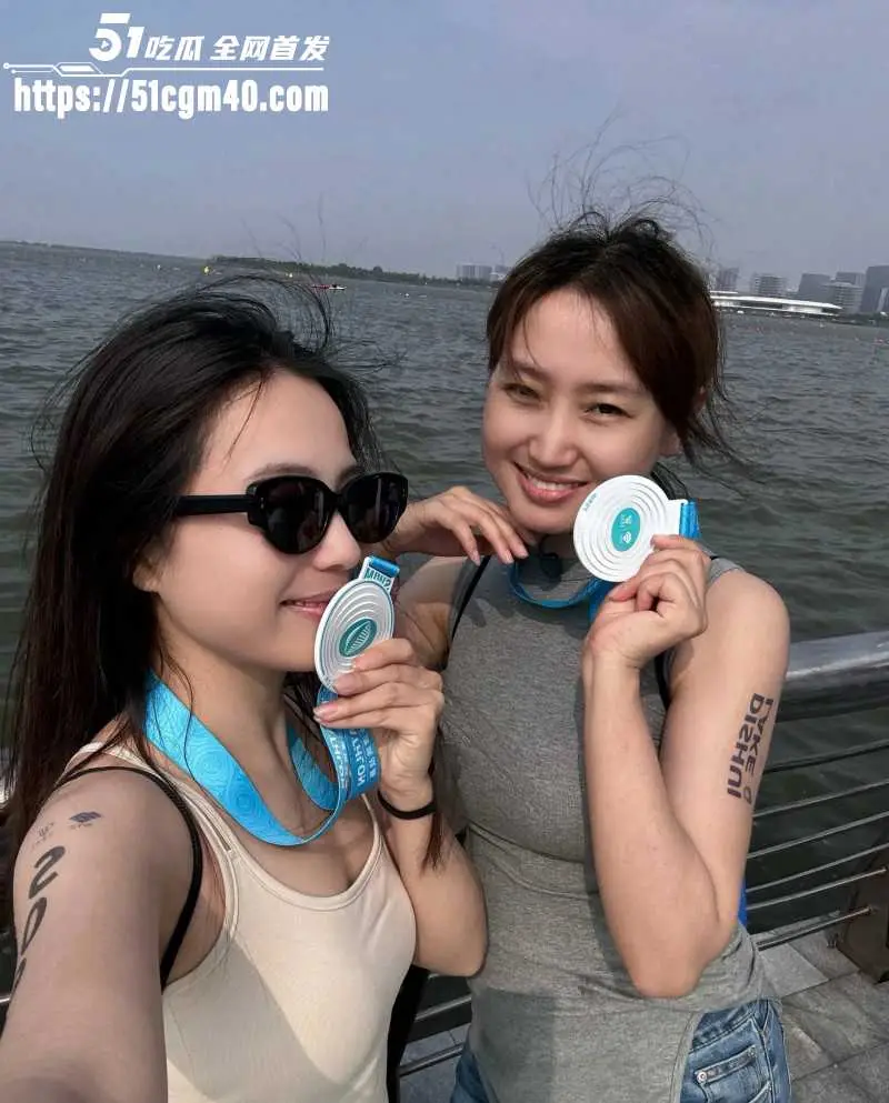 2026上海滴水湖泳渡赛 女选手私密照泄密 官方糊弄指责当事人 引发网友众怒！ 图7