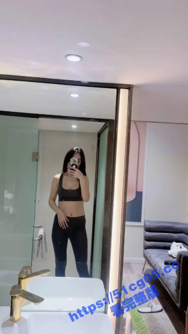 湖南长腿美女 柯柯美 兼职外围楼凤 高颜值的性感骚货招嫖视频被曝光 图2