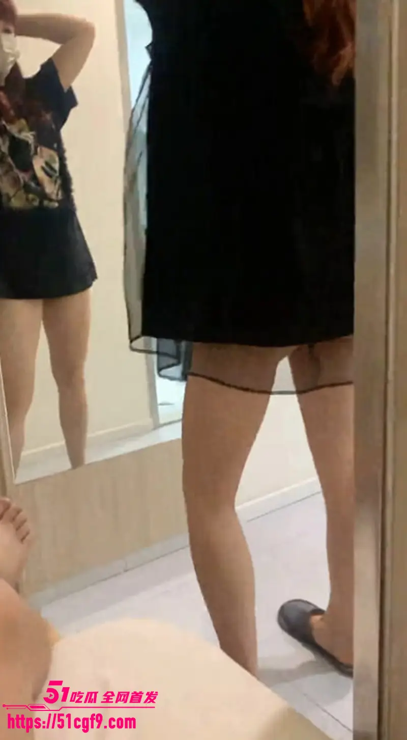 51原创和妹妹同居的日子 大嫂分居多年生活寂寞 把我偷偷约到酒店释放淫欲 图1