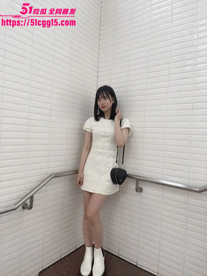 日本清纯美少女 親川知佳 私密性爱视频流出 嫩穴伸舌猛舔 白虎美穴激烈打桩 表情销魂娇喘连连！ 图1