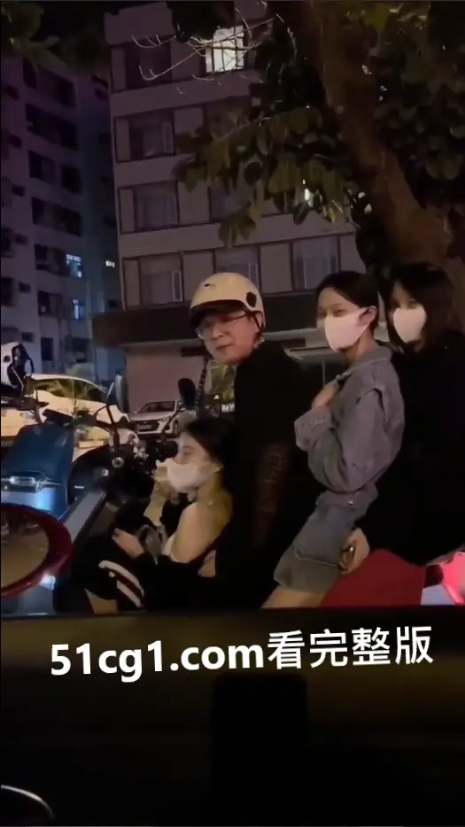 #开车 网约车司机vs摩的司机 图1