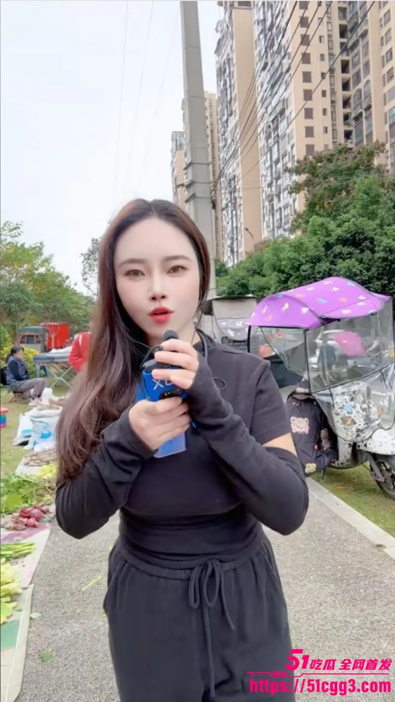 抖音颜值少妇 小橙子 私拍流出 脸穴同框道具自慰 各种姿势榨干小鲜肉 口活直接封神！ 图5