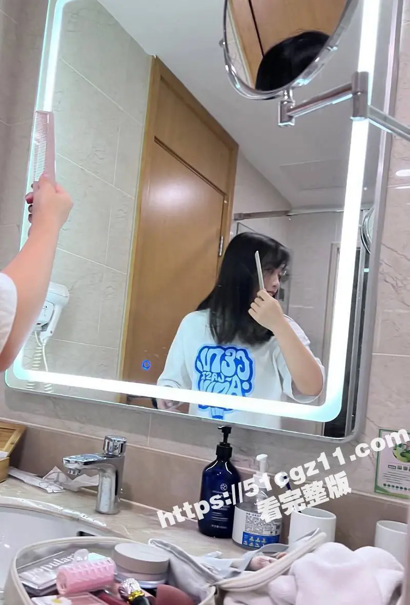贵州民族大学学生妹张语佳 大学三年被男友白嫖三年 还把性爱视频给兄弟们分享! 图3