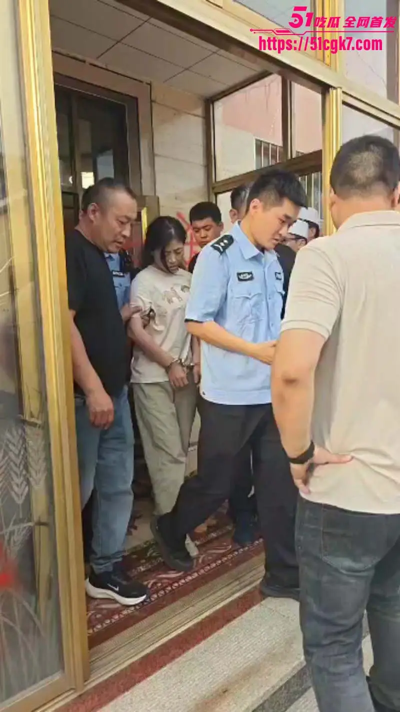 河北沧州孟村8·22杀妻案 更多细节曝光 其公婆销毁伪造证据惨无人道 现场抓捕视频流出! 图11