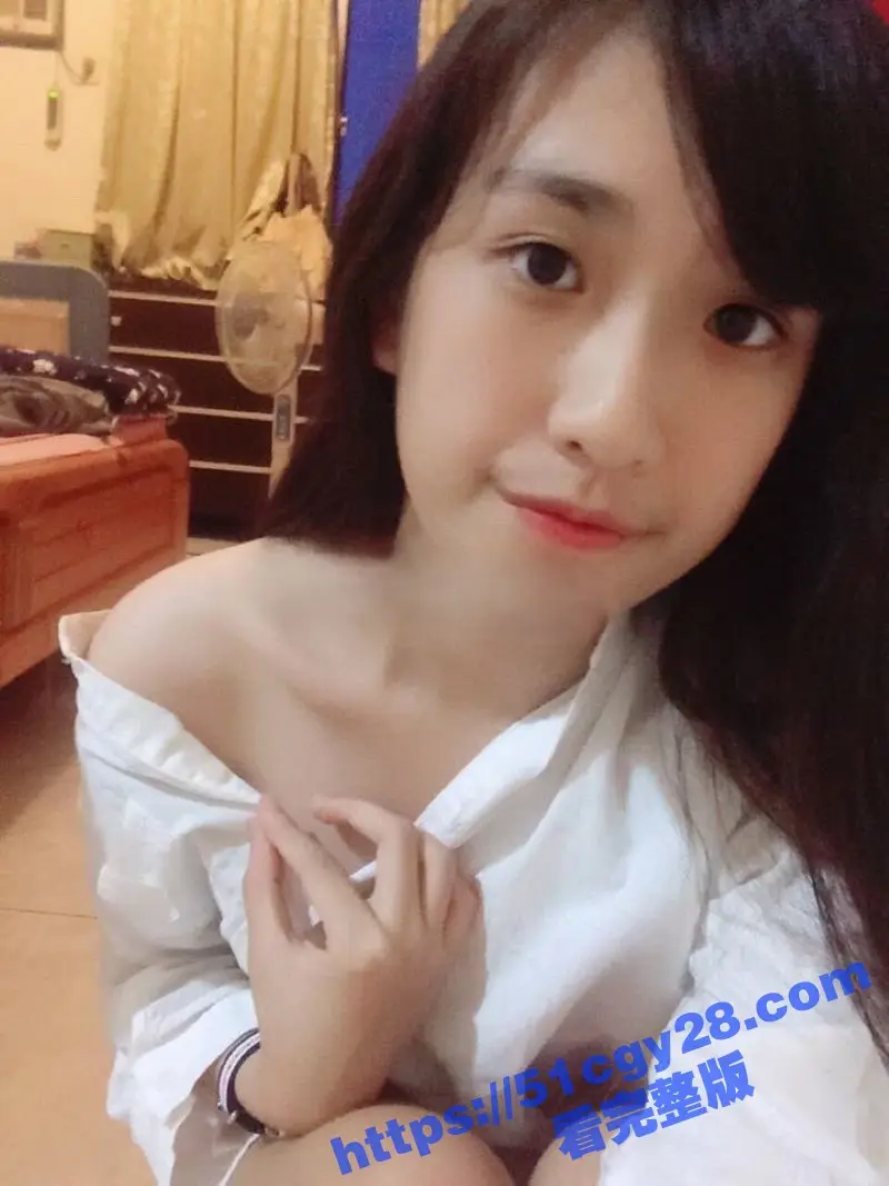 嘉义技术学院 萧雅雯 大尺度自拍流出 全裸展示娇嫩身躯 花洒洗逼道具自慰 反差惊人! 图4