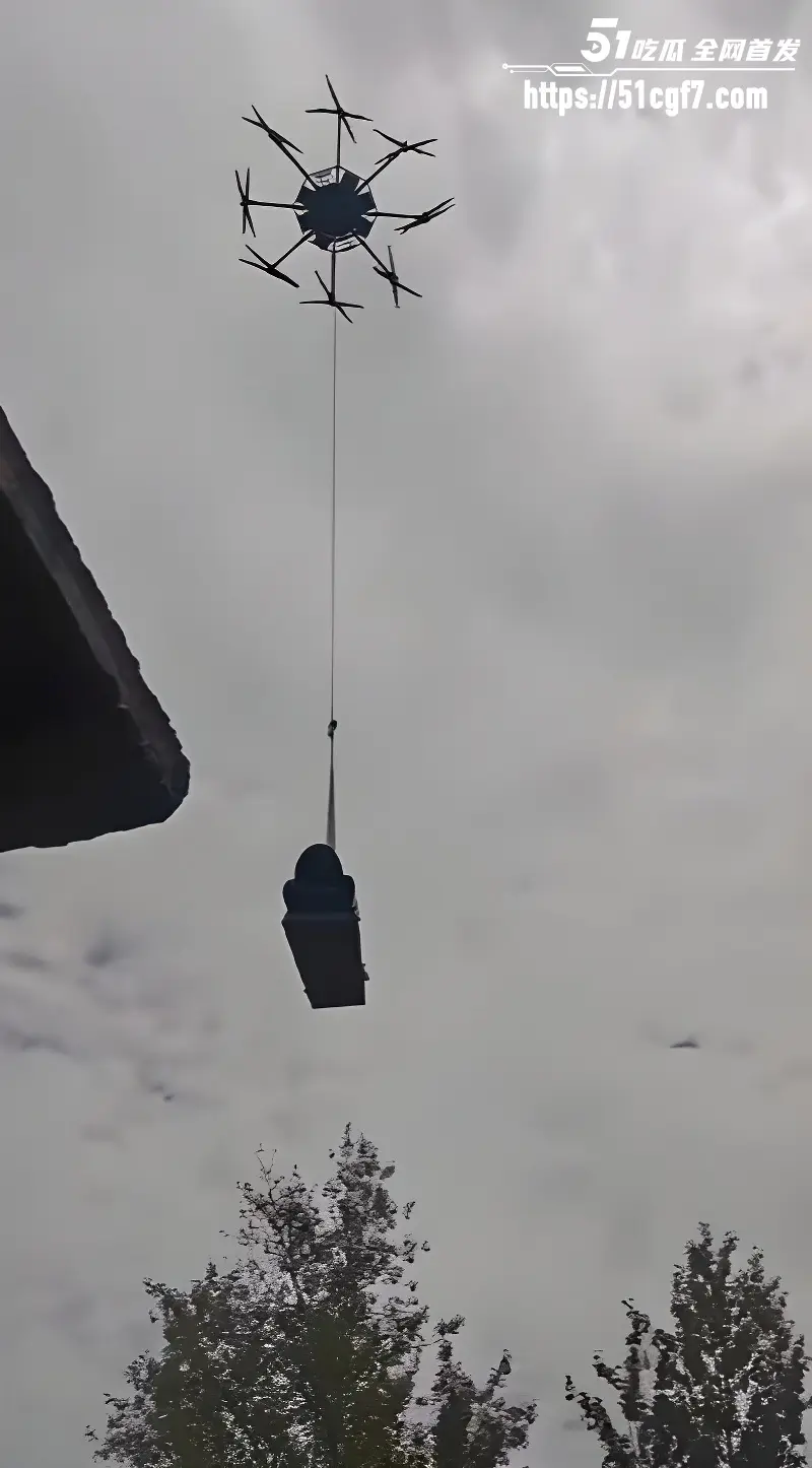 大疆无人机再度爆火 家属为尽孝心 上演空中运棺材 老人家临走排面拉满! 图5