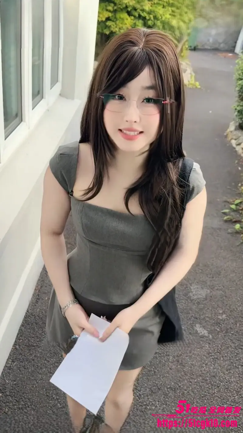 巨乳BBW女神 噗噗 新作 家庭教师的成人课 深喉口交舌钉挑逗肉棒 后入猛操肥臀 颜射满脸！ 图1