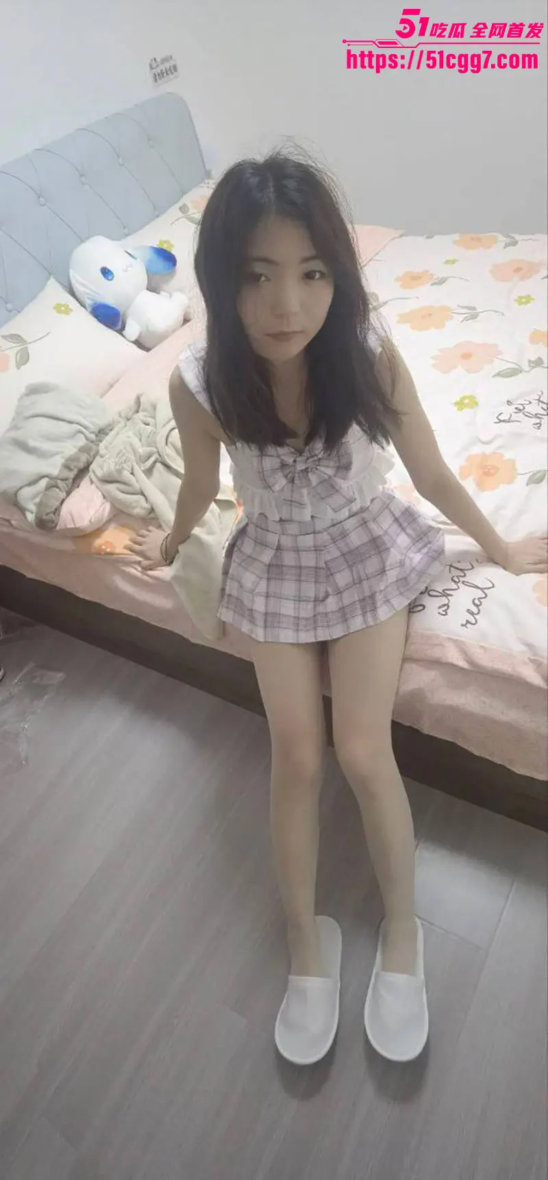 安阳极品骚货 王洁 黑丝M字开腿掰穴求操 帮男友打飞机深喉口交 被骑乘狂撸颜射吞精！ 图1