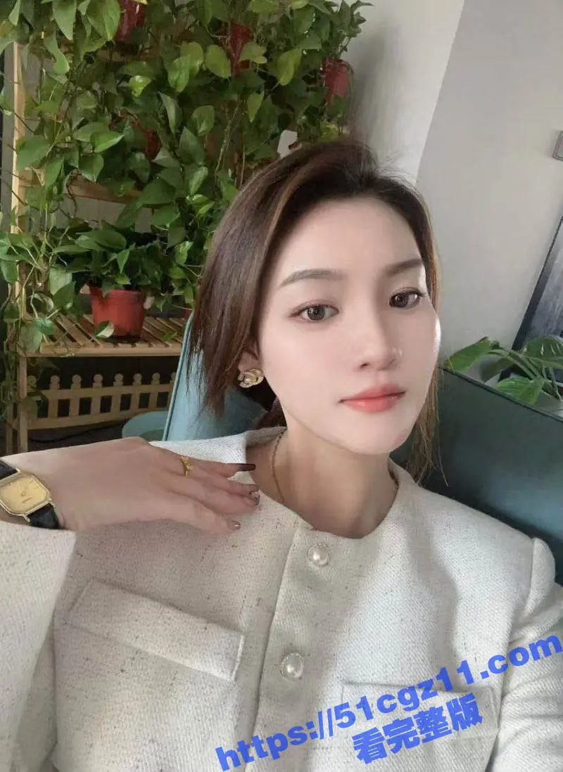 南京丰满孕妇 黄美林 早期泄密视频流出 哺乳期找单男3P啪啪 被操的奶水四溢 极其淫骚！ 图2