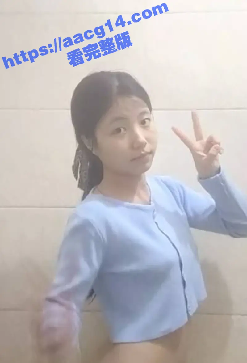 校园纯欲少女竟是欲女反差婊 湖北信息学院大学生 何友娟 与炮友约炮 主动口交与骑乘 疯狂榨精 图3