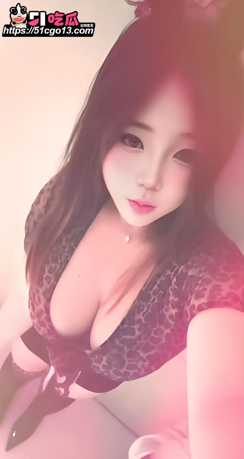 高颜值嫩妹 黄敏 与其他男生裸聊 性爱视频遭前男友曝光 后入打桩淫荡本性彻底暴露! 图1