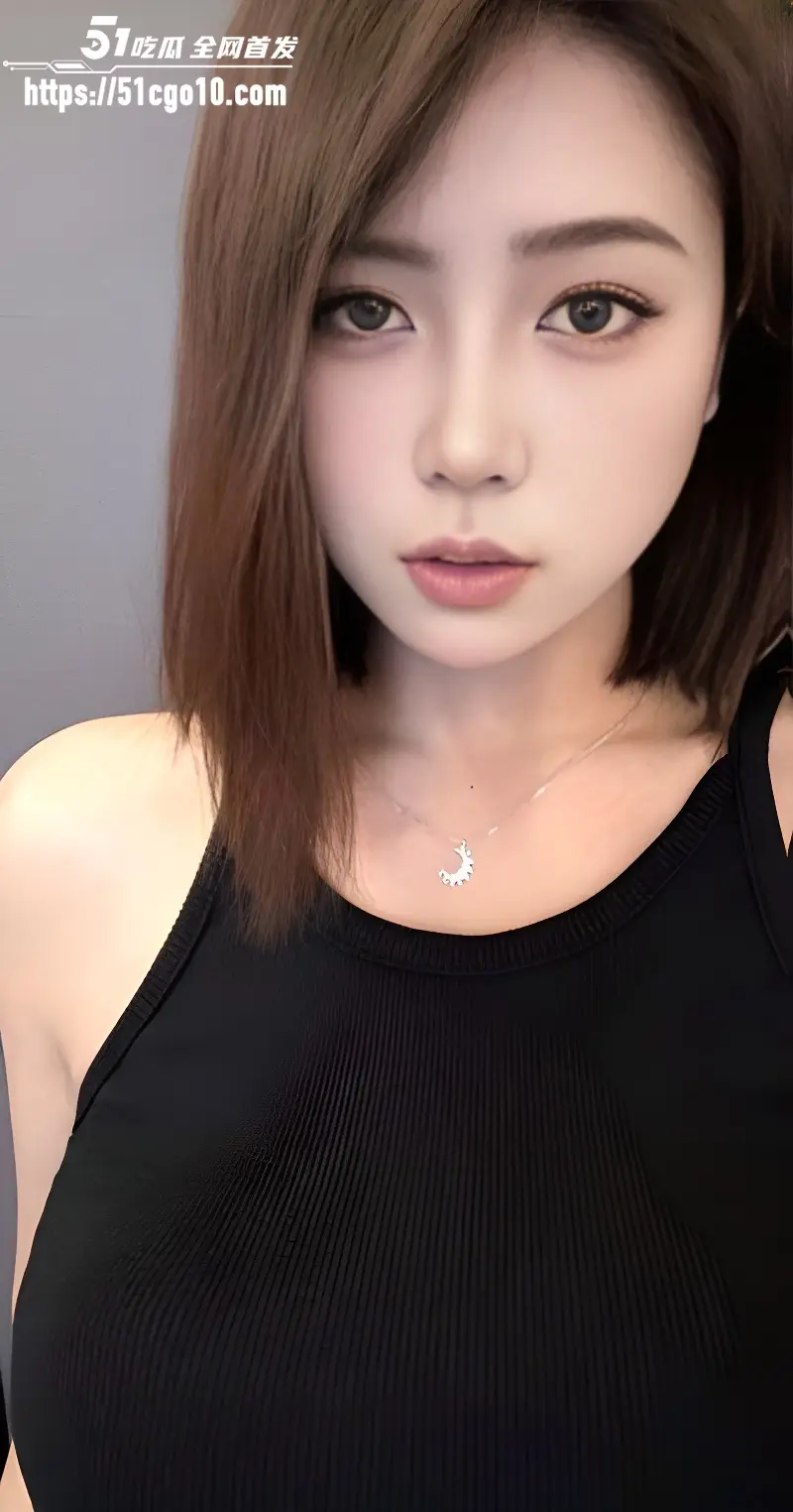 轻熟少御大尺度私拍曝光 C罩杯圆润美乳被金主狠狠玩弄 床上浪叫反差拉满 图4