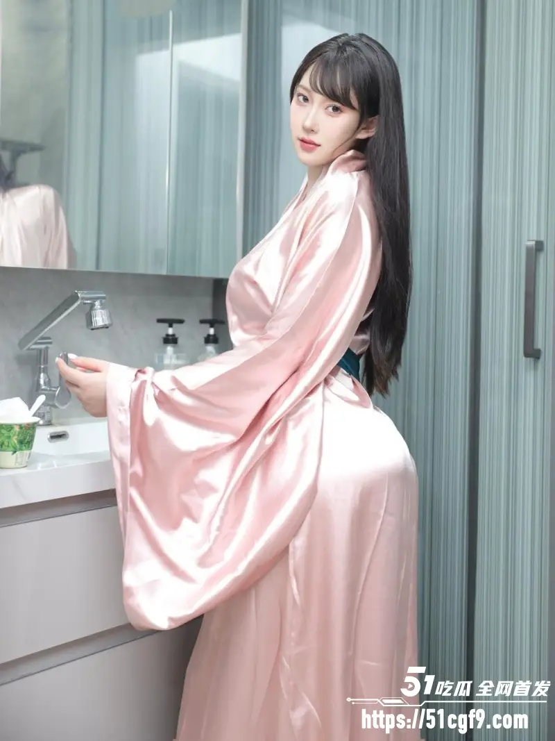 性感模特 李沁恩 浴室福利写真流出 豪乳傲然散发无尽魅力 极品炮架谁看谁硬 图1