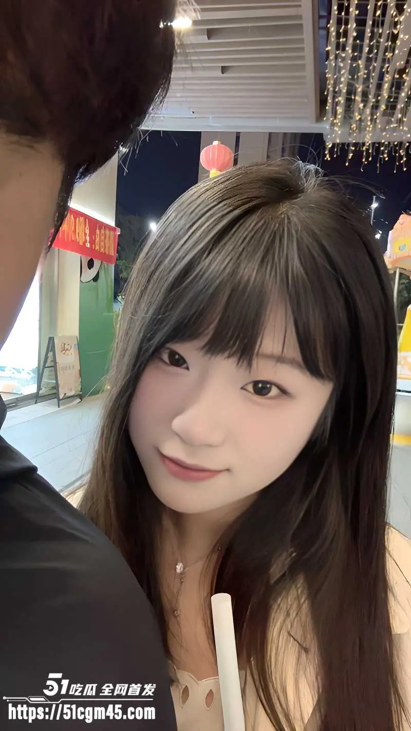 四川师范大学 刘裙 性爱视频流出 多体位迎合猛操 淫水狂流堪称肉感榨汁机！ 图1
