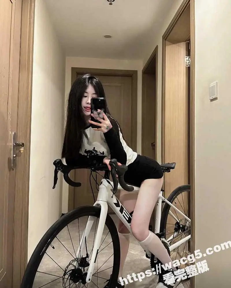 高质量骑行媛重出江湖 报名骑行团和陌生女神疯狂后入 骑自行车的都是正妹哦 图5
