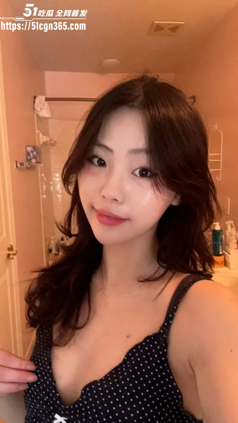 美国女留学生 刘思盈 私拍视频流出 极品蜜桃臀诱惑撩人 鸡巴后入狂插骚逼！ 图1