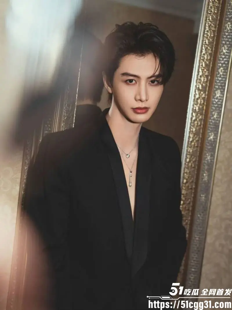 短剧顶流 何健麒 新剧上线前夜塌房 前女友实名锤涉毒 与合作女演员不雅视频曝光 何健麒本人紧急下场狡辩! 图4