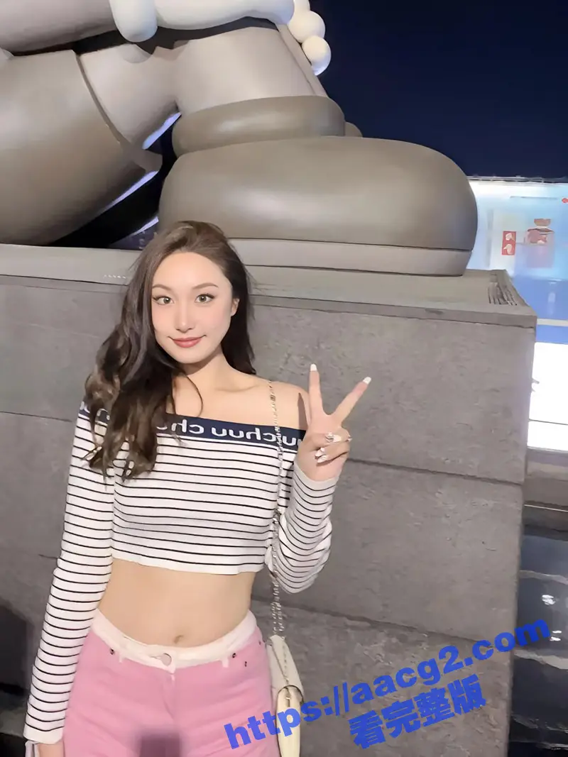 浙江杭州反差母狗 查小丽 外面是高冷女神 私下却是有钱人的金丝雀 小心翼翼的帮金主舔鸡巴 图2