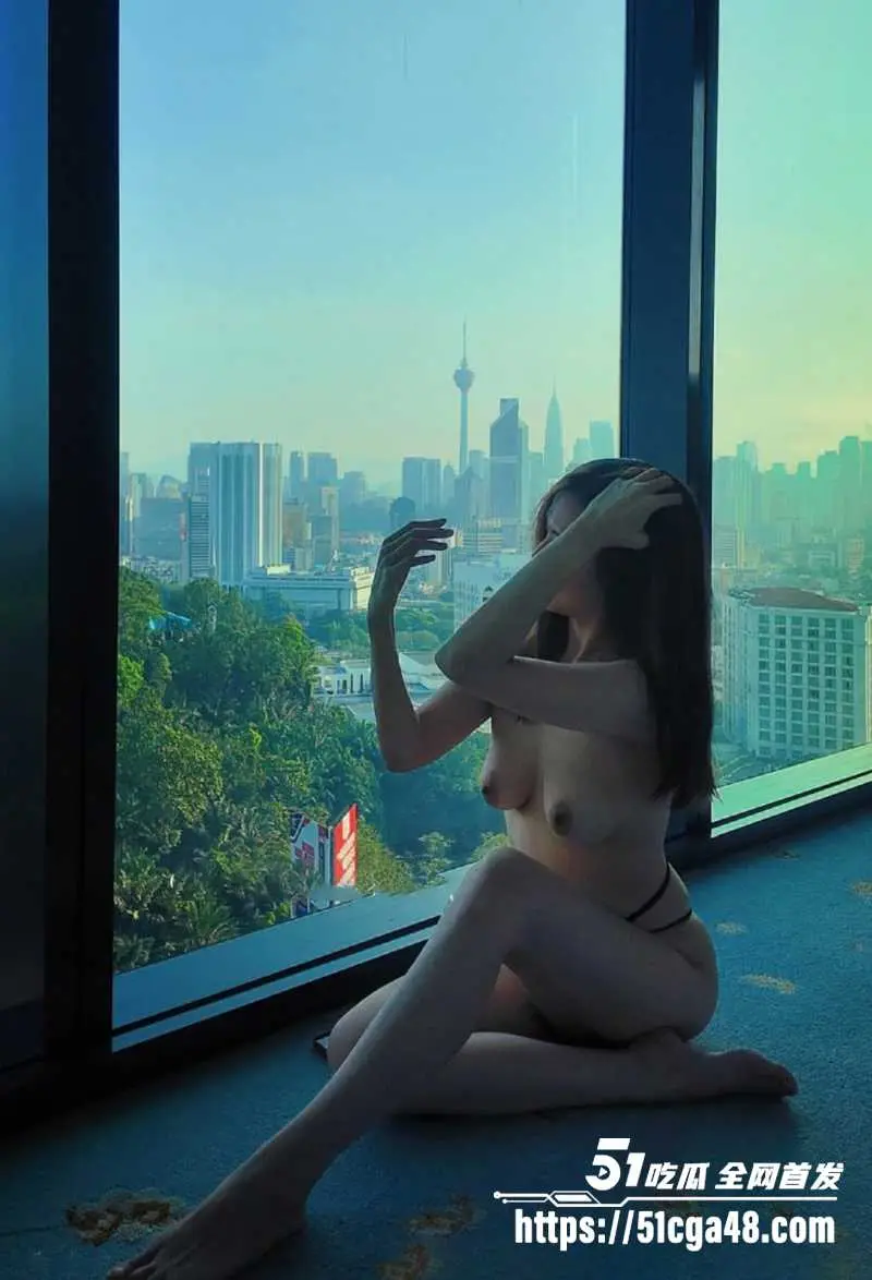 情侣网红 MoonStar Couple 换妻新作流出 大奶女主被他人猛操 绿帽老公多机位拍摄堪比AV! 图5