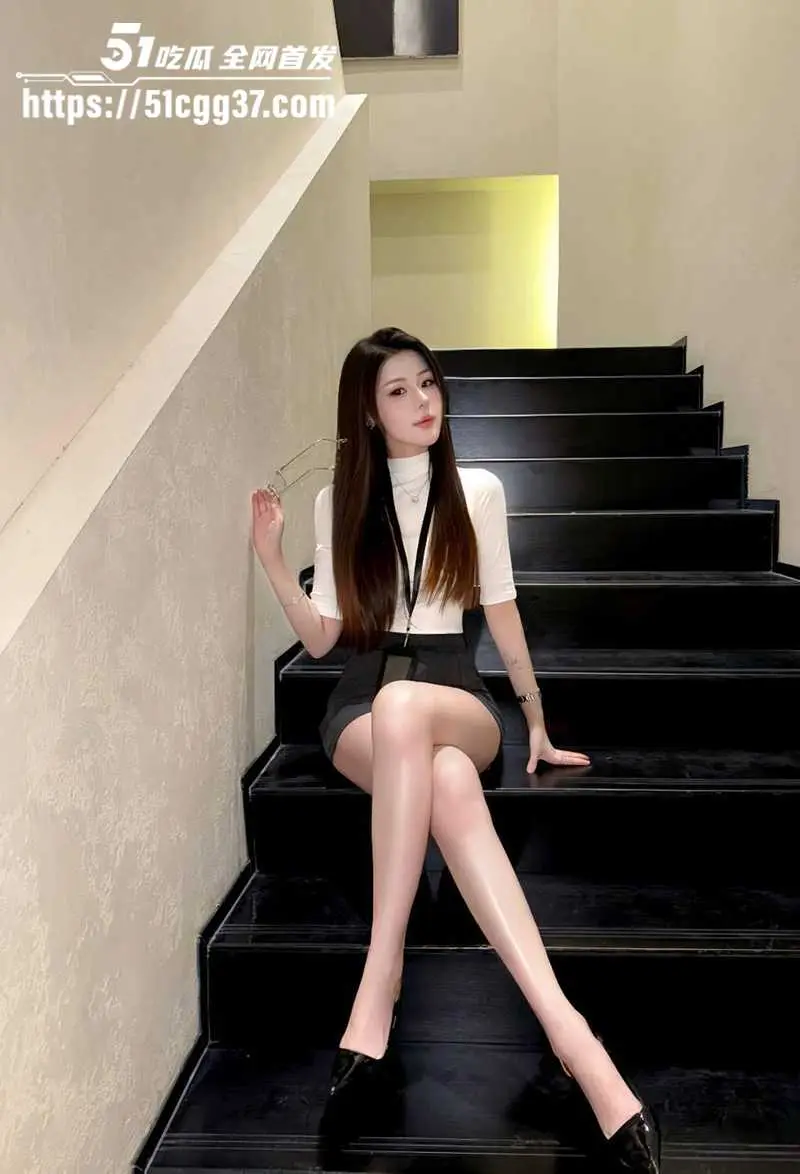 约炮大神 我的枪好长 最新拿下20岁顶级身材美女 各种姿势硬核抽插 特写肉棒猛怼小穴 不愧是万年老司机 图3