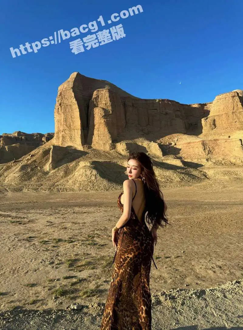 微博网红 abby金金 高颜值御姐一对一福利视频流出 性感尤物情趣内衣骚舞自慰 图3