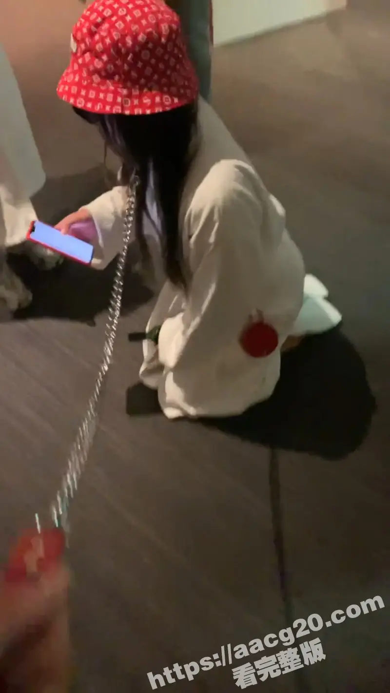 大连工业大学黄婷约炮宙斯后续!CS职业选手宙斯 酒店开淫趴 黄婷当众被Zeus当狗遛 完整版视频流出 图9
