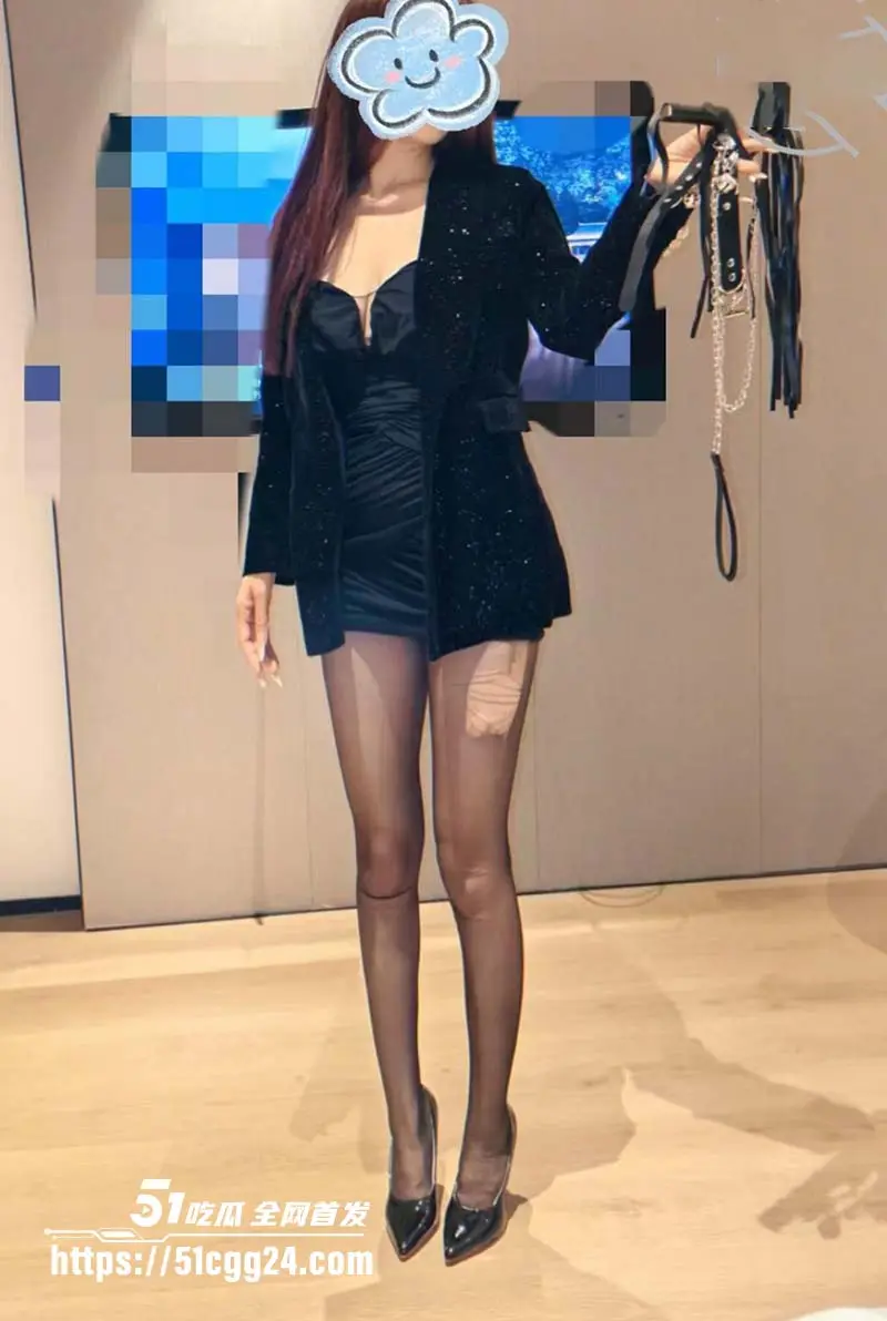海角大神亲姐的诱惑 把姐姐操到高潮后拼命的用皮鞭鞭打我 爽得我哇哇叫 图4