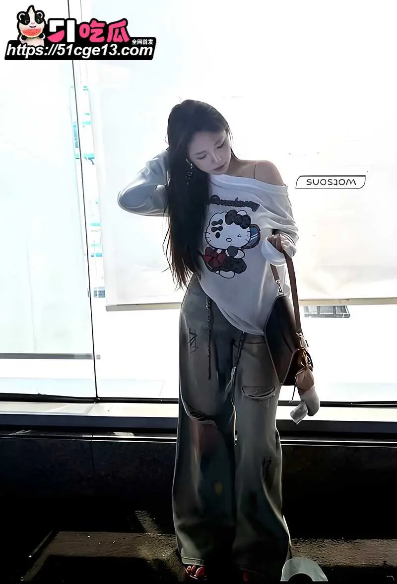 巨乳网红 密密Becky 私人定制 露脸蹂躏罕见豪乳 化妆笔插穴自慰 更是骚绝 图6