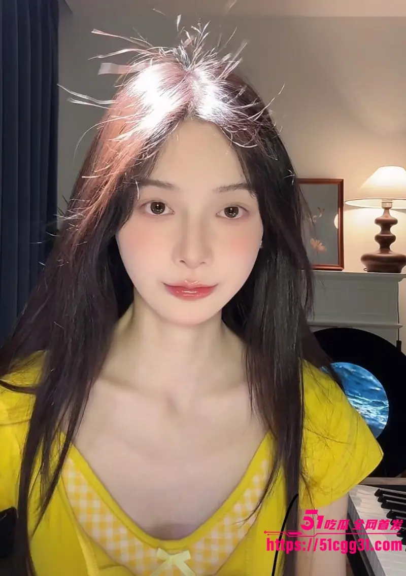 抖音百万网红 一只海螺 走光视频流出 宽松睡衣粉嫩乳头清晰可见 扁平美乳骨感诱惑十足! 图5