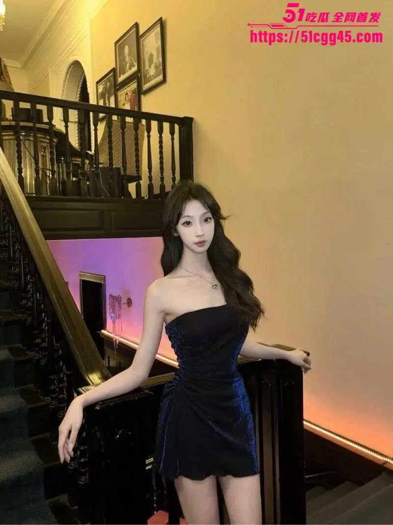 极品瑜伽少女自拍私密视频 身材柔软又有肉感阴道喷水超诱惑 近景镜头特写阴唇粉嫩肥厚 令人垂涎欲滴 图1