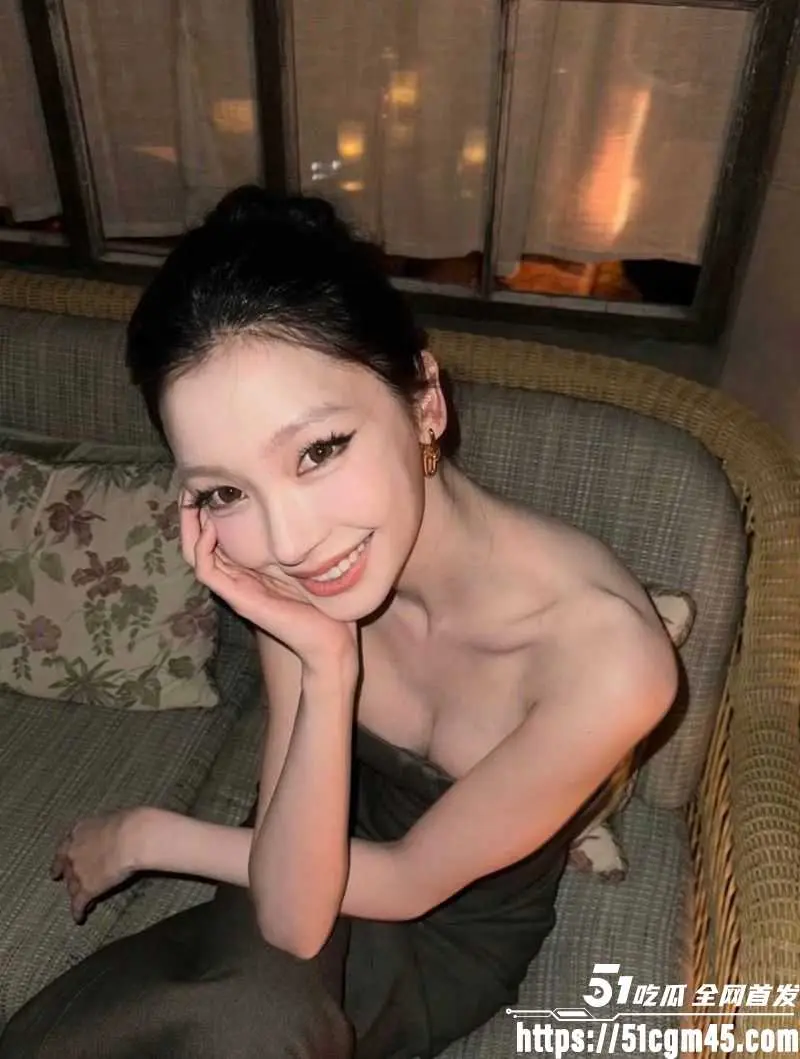 胡彦斌易梦玲闪恋闪分 马尔代夫湿吻甜蜜到AI性爱视频流出 点燃吃瓜热潮! 图9