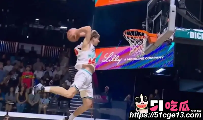 40岁陈登星 闪耀扣篮大赛 淘汰NBA扣篮王斩获世界亚军 成功证明年龄不是界限! 图6