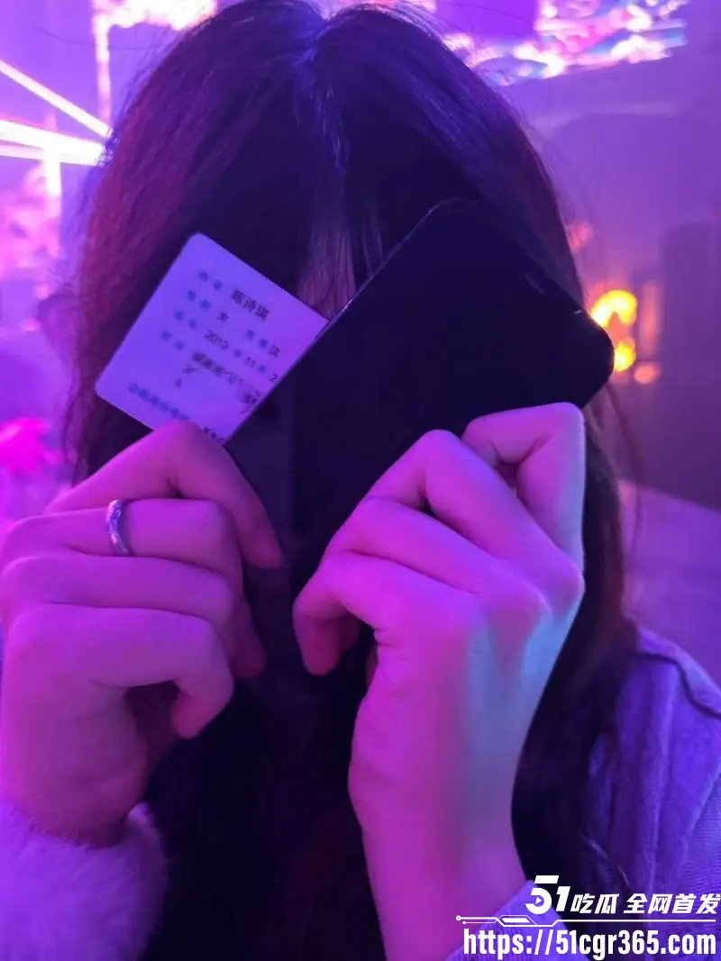 重口慎入！小仙女 陈诗琪 福清酒吧喝多翻车 酒后打车当场拉屎 下半身污秽狼藉 羞耻到连夜逃城！ 图1