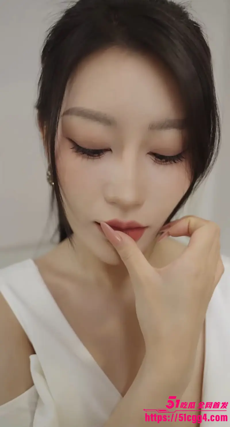 擦边短剧《人间值得》隆重上线 看乡下小伙如何一步一步彻底拿下母女双飞！ 图2