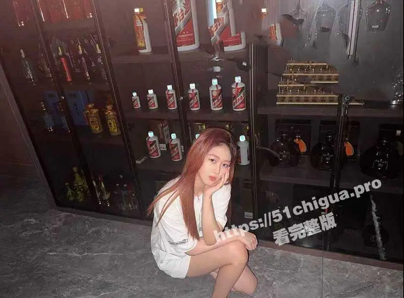 厦门思明区 惊现美女在线反差 陈婧瑶 私下生活淫乱无比 渴望被人操的骚母狗 遇见了千万不要错过 图1