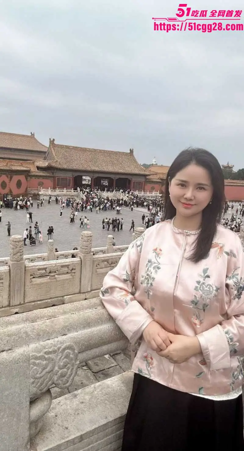 江苏南京牙科销售 潘华莉 为取悦炮友出钱倒贴 竟抛夫弃子与其同游 拍淫片留念被曝光! 图2