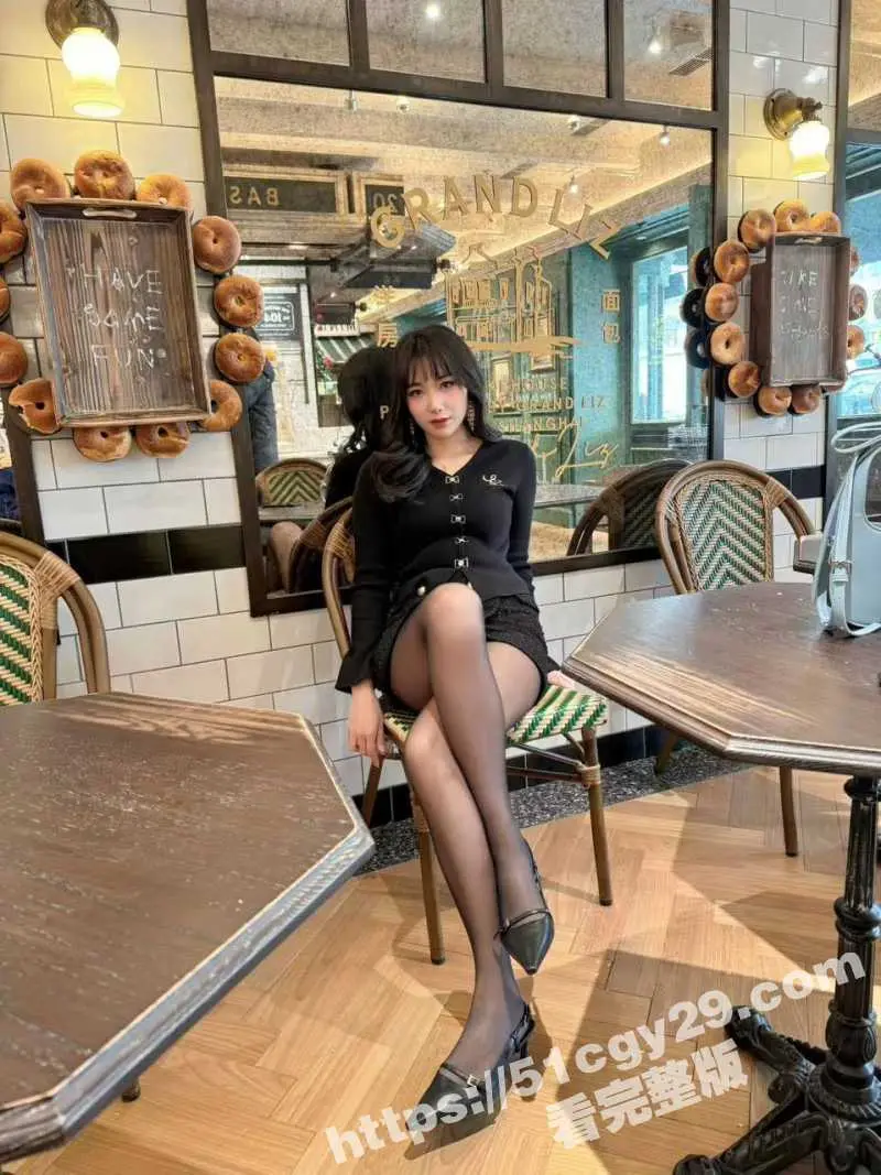 海角乱伦大神 姐姐的奶味 与巨乳姐姐互换体位疯狂舔穴 浓精内射子宫深处！ 图2