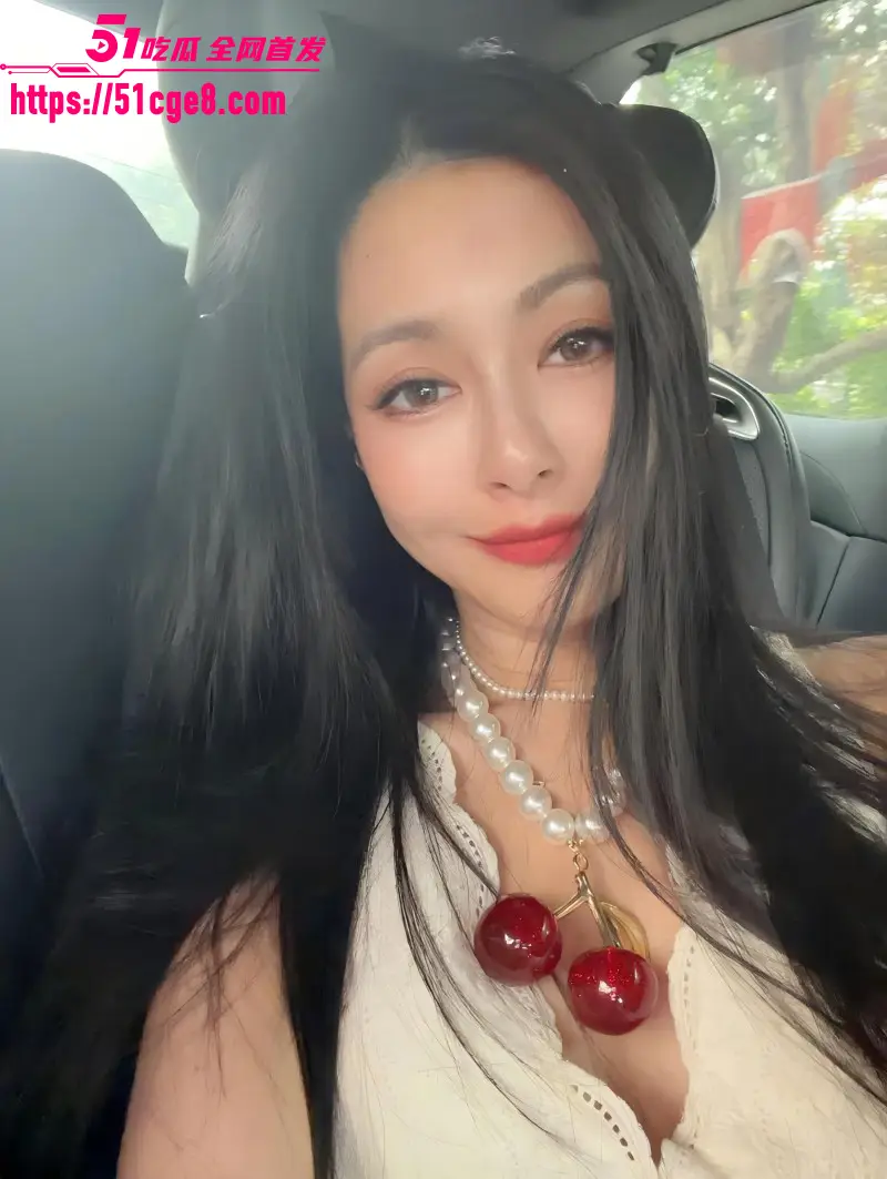 台湾女星 王思佳 漏奶视频 出席活动黑色礼服滑落 无心之举还是博取流量？ 图7