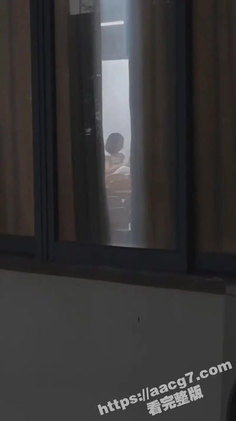 万人求吉林师范大学的瓜 小情侣教室偷情被拍 女骑乘激情摇摆 拍视频的哥们羡慕坏了 图2