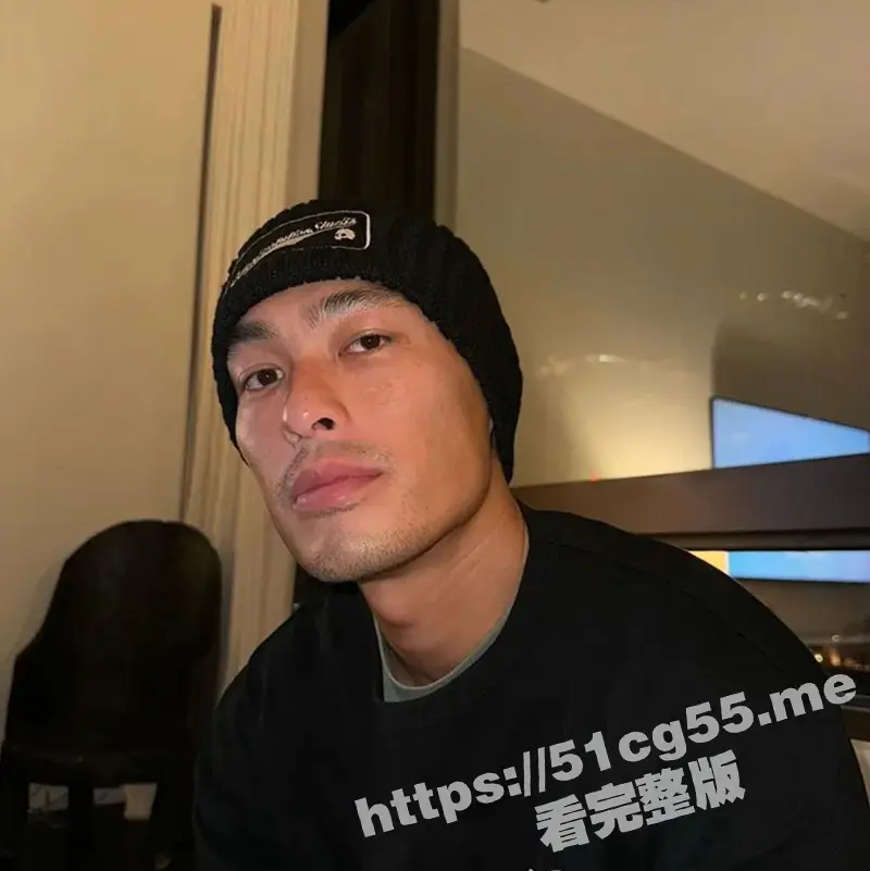 我的眼睛不干净了!男星 杨祐宁 上综艺因裤子太宽松露鸟画面流出 经纪人急回应 大家冷静! 图1