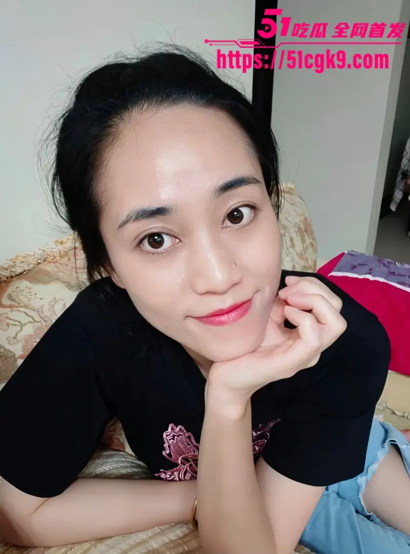房地产销售 赵小姐 居家性爱视频流出 小胡子男友舔粉穴淫水狂流 后入蜜臀传教式狂插 表情超淫荡! 图5