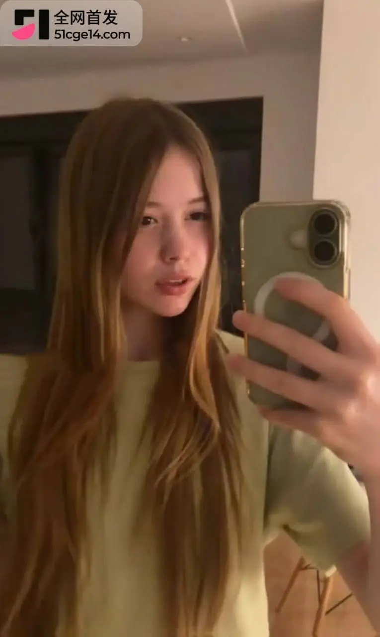 俄罗斯嫩妹 米莉奥 第八弹 黑丝美乳尽显诱惑 打桩猛干白虎嫩穴 精液射嘴极致淫荡! 图1