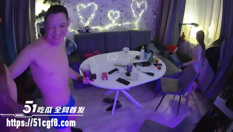 开趴不叫我?国外富人聚会当场变淫趴 脱衣口交当众开干 这种局谁不想参加 图3