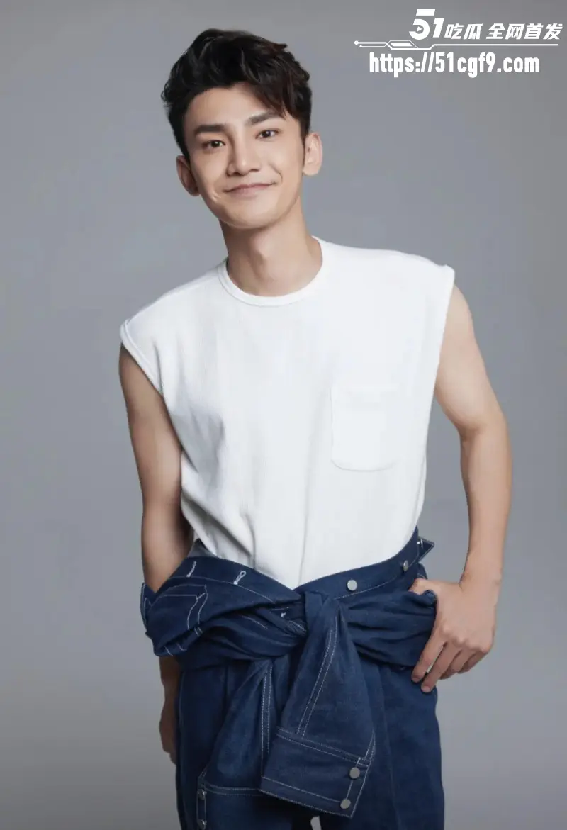 95后男演员 蒋龙 曝出新恋情 女主身份成谜 陈思诚绿帽癖再度引发关注! 图8