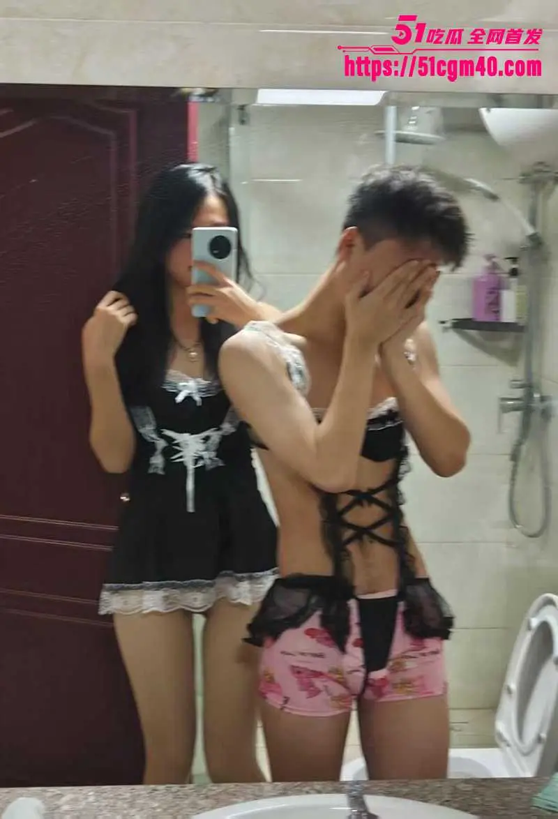 唐山人妻 郑佳怡 出轨玩认主 被各种调教爆操 在家人身边还偷录淫片 图1